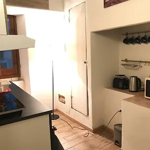https://leonardos-signoria-flat.it-tuscanyhotel.com